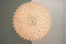 Modular Faceted Ball 50 vista inferior encendida, lámpara escultórica moderna