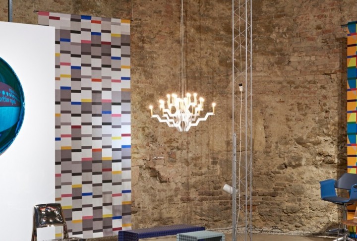Elegant white gold chandelier with eighteen light bulbs, featuring a modern design and decorative illumination for any space.